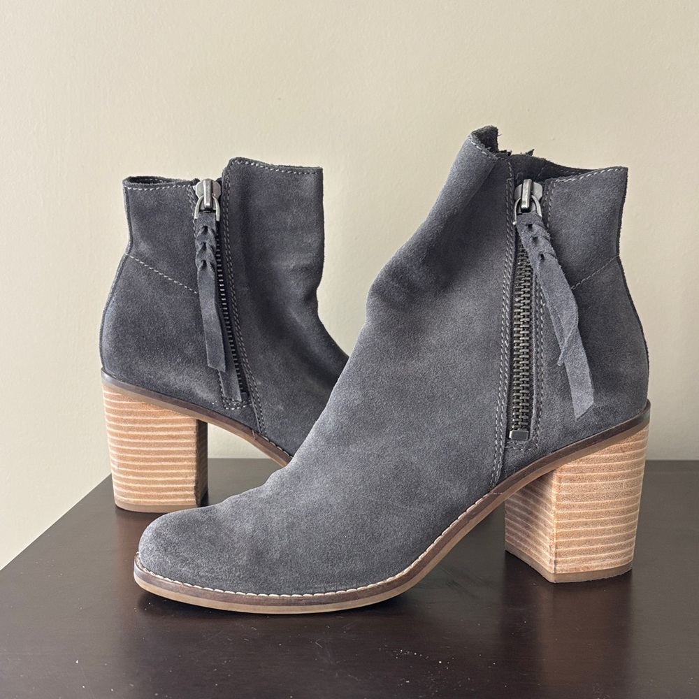 Dolce Vita Lanie Charcoal Suede Ankle Booties